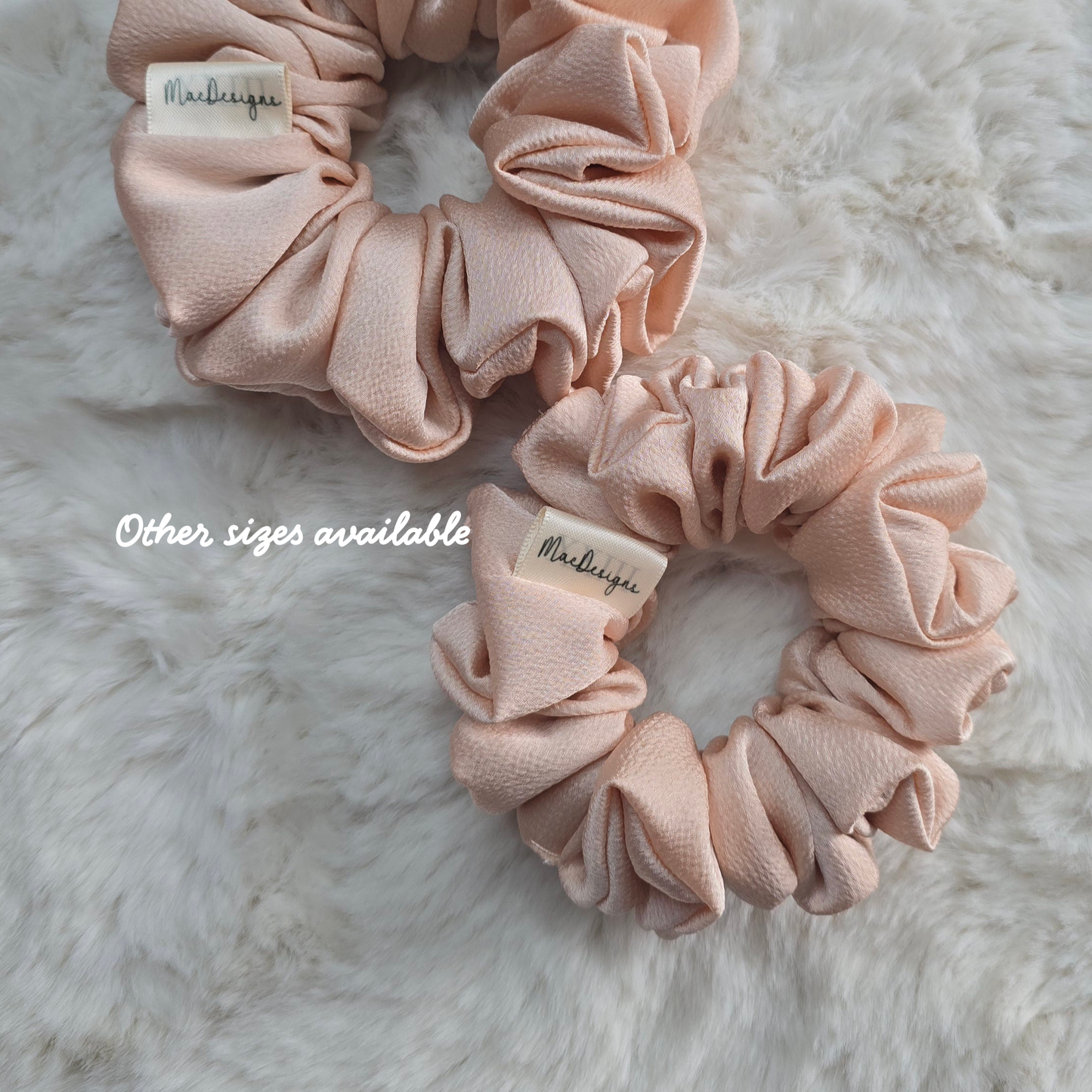 Skin tone / Champagne Bubble Satin, Fluffy.