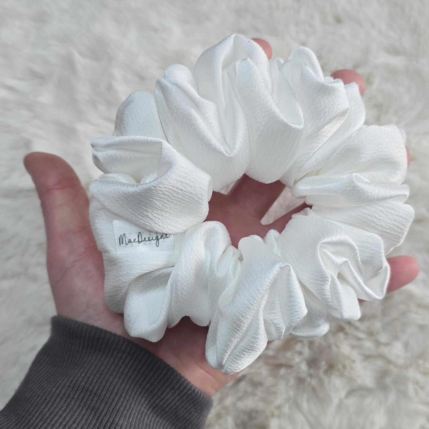 White Bubble Satin, XL Fluffy.