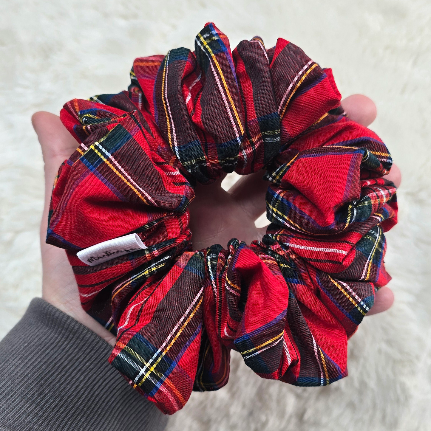 Red Tartan scrunchie, XL.